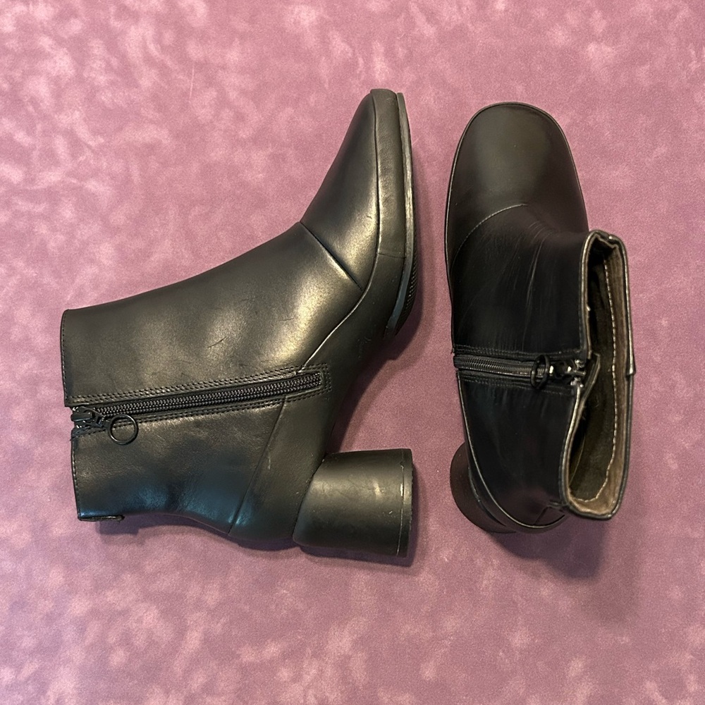 Camper Black Ankle Booties With Side Zipper (Women’s 9)